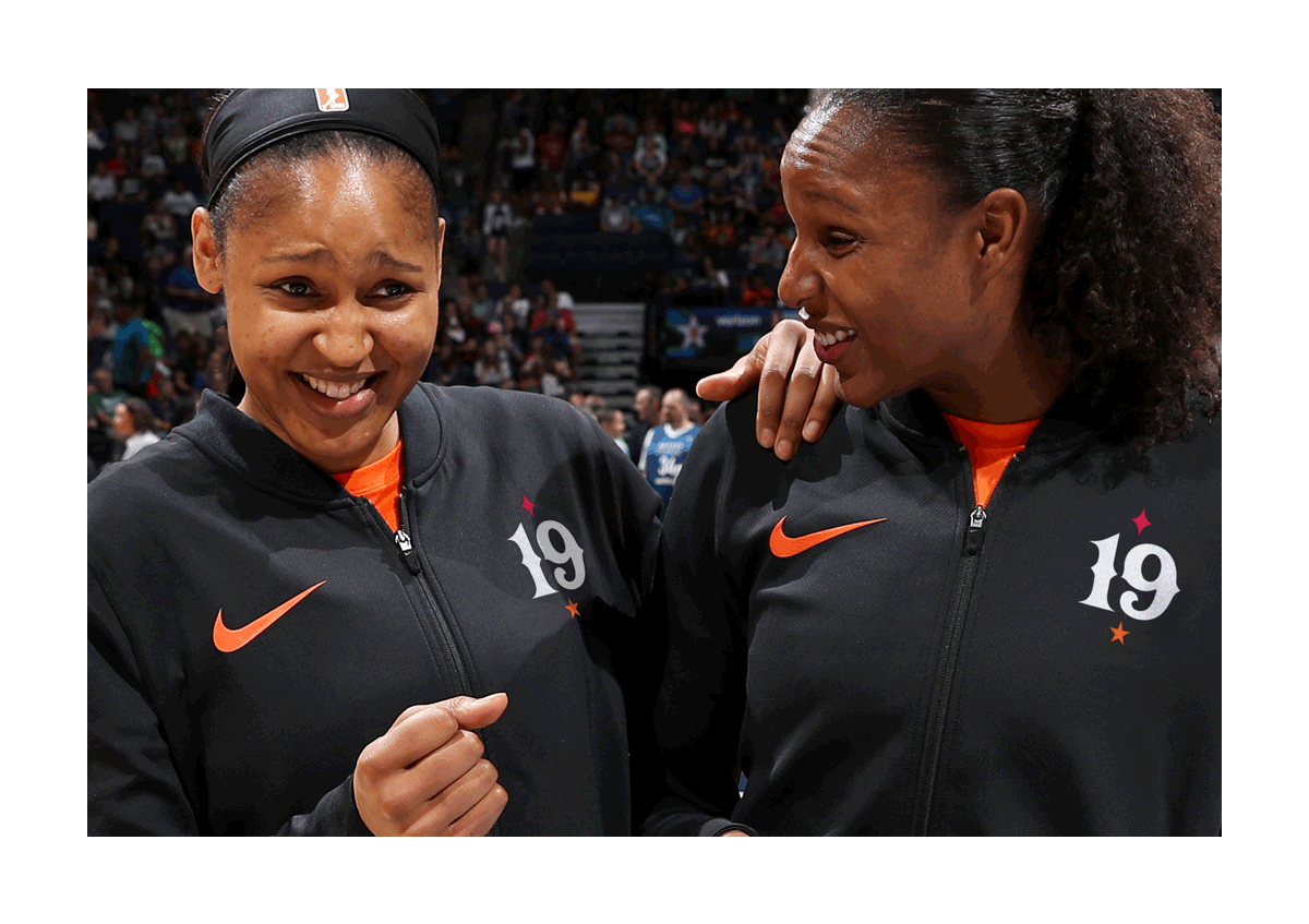 2019 WNBA ALL-STAR WEEKEND<br><br>Showing a usage example of the date mark on warm-up jackets.